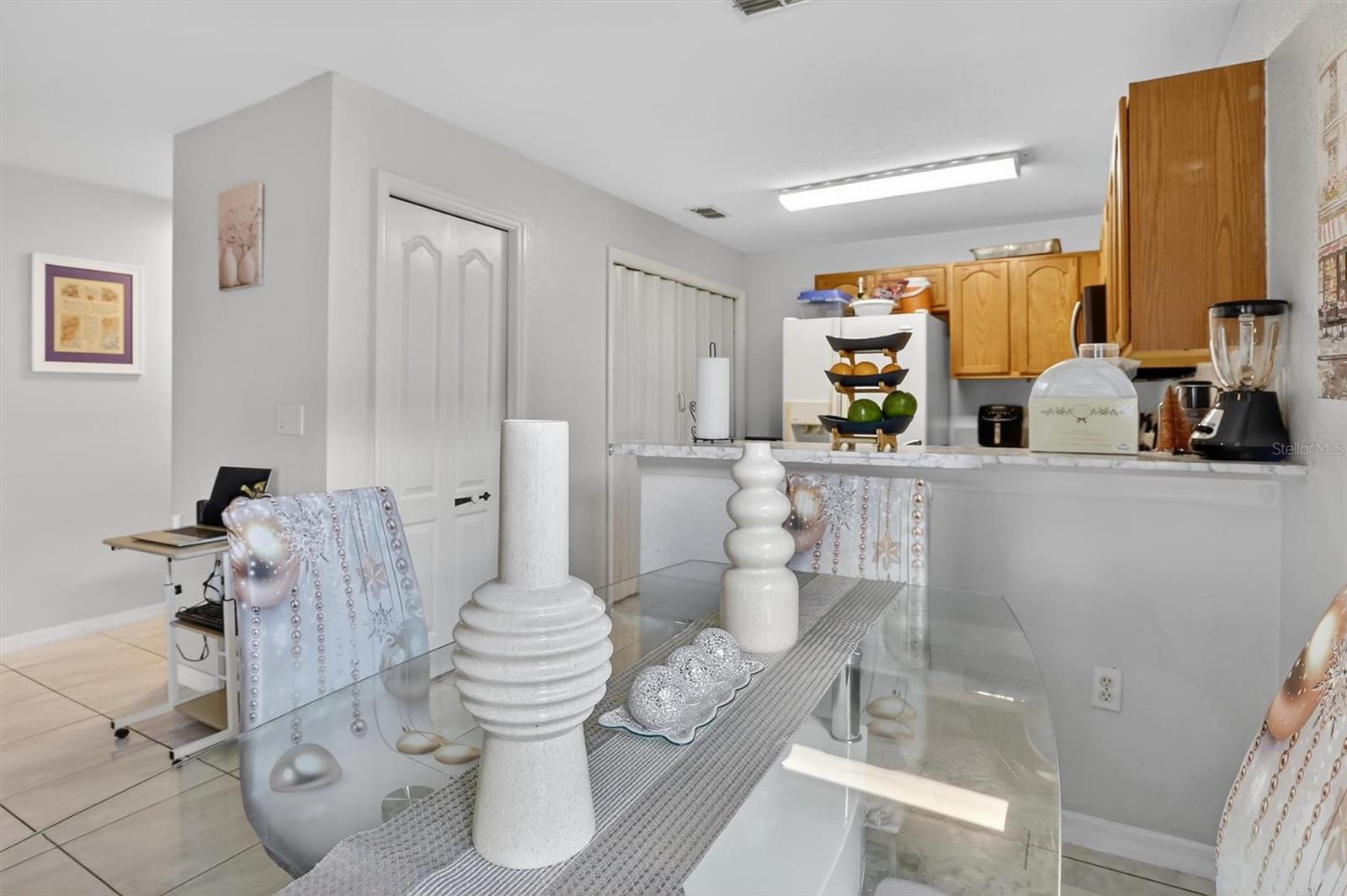 Image 31 of 45 For 718-720 Leopard Court