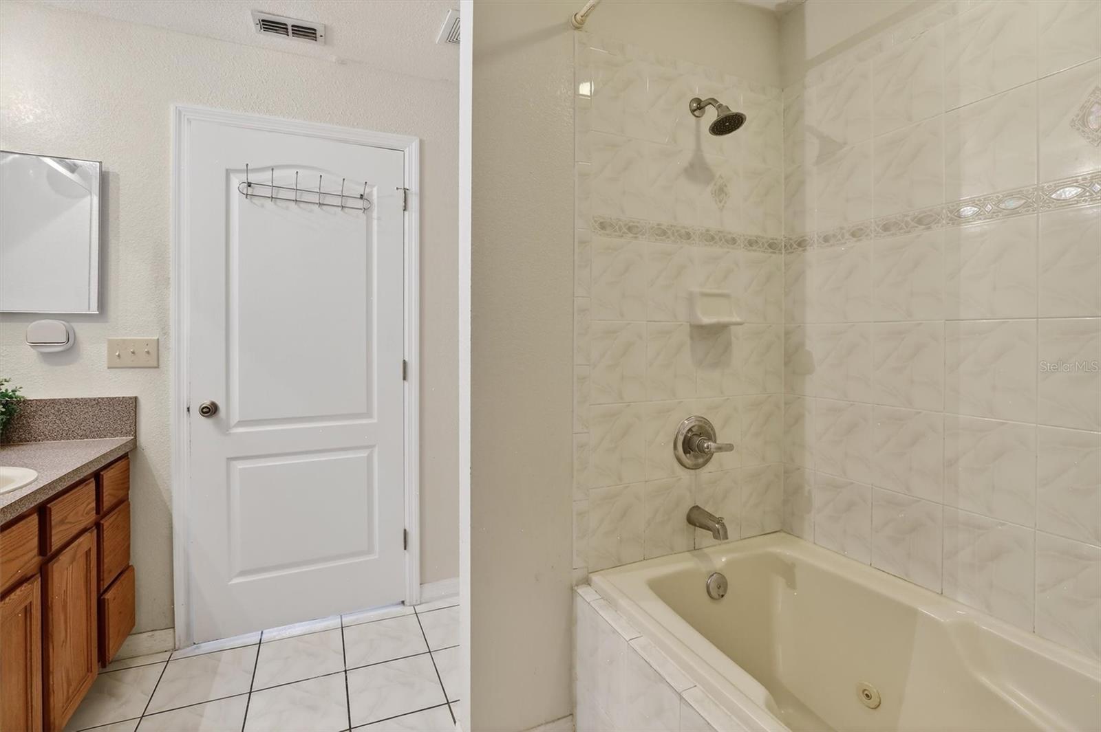 Image 36 of 45 For 718-720 Leopard Court