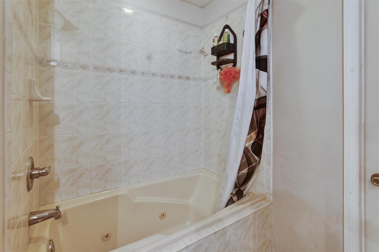 Image 37 of 45 For 718-720 Leopard Court