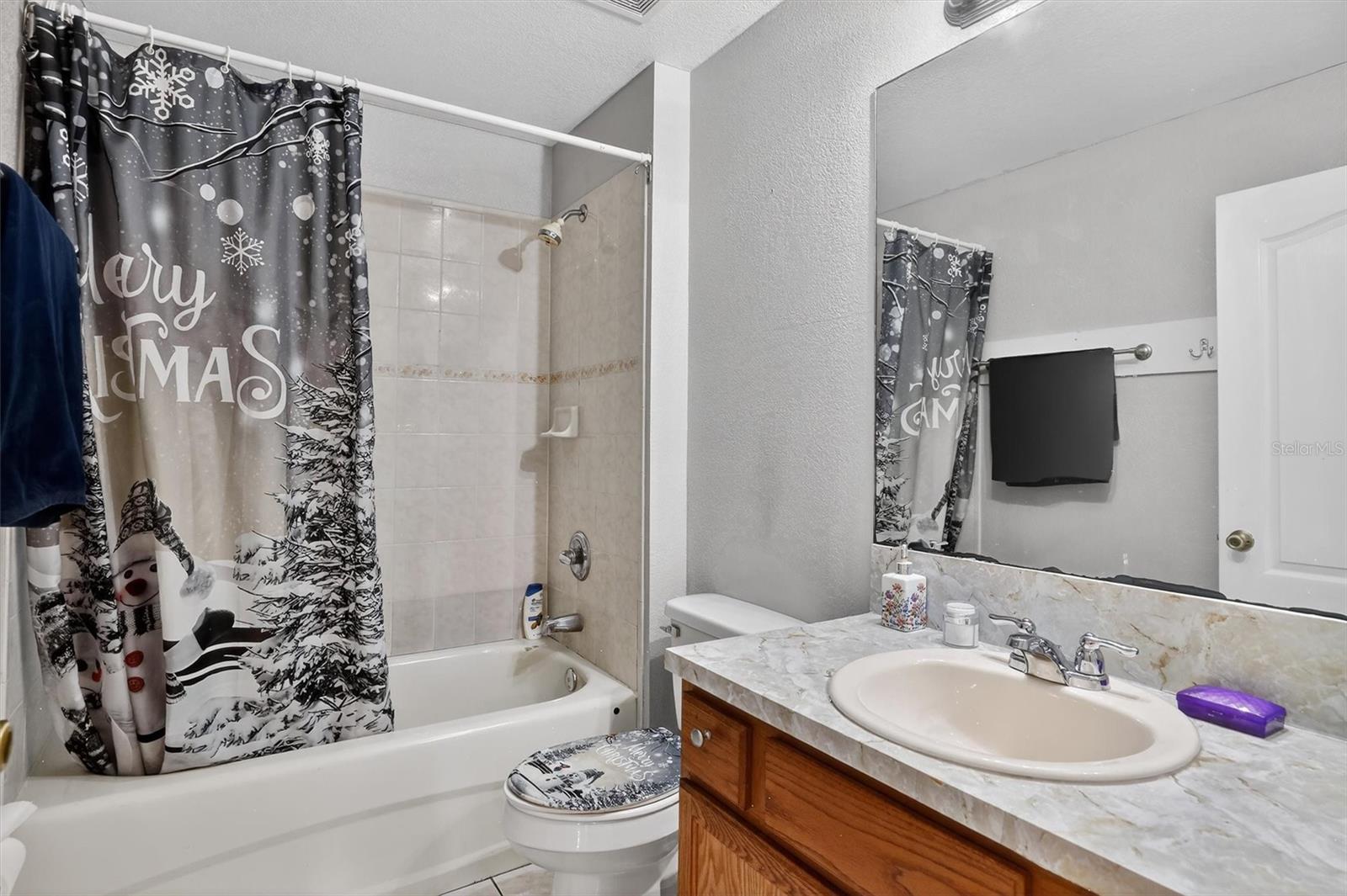 Image 42 of 45 For 718-720 Leopard Court