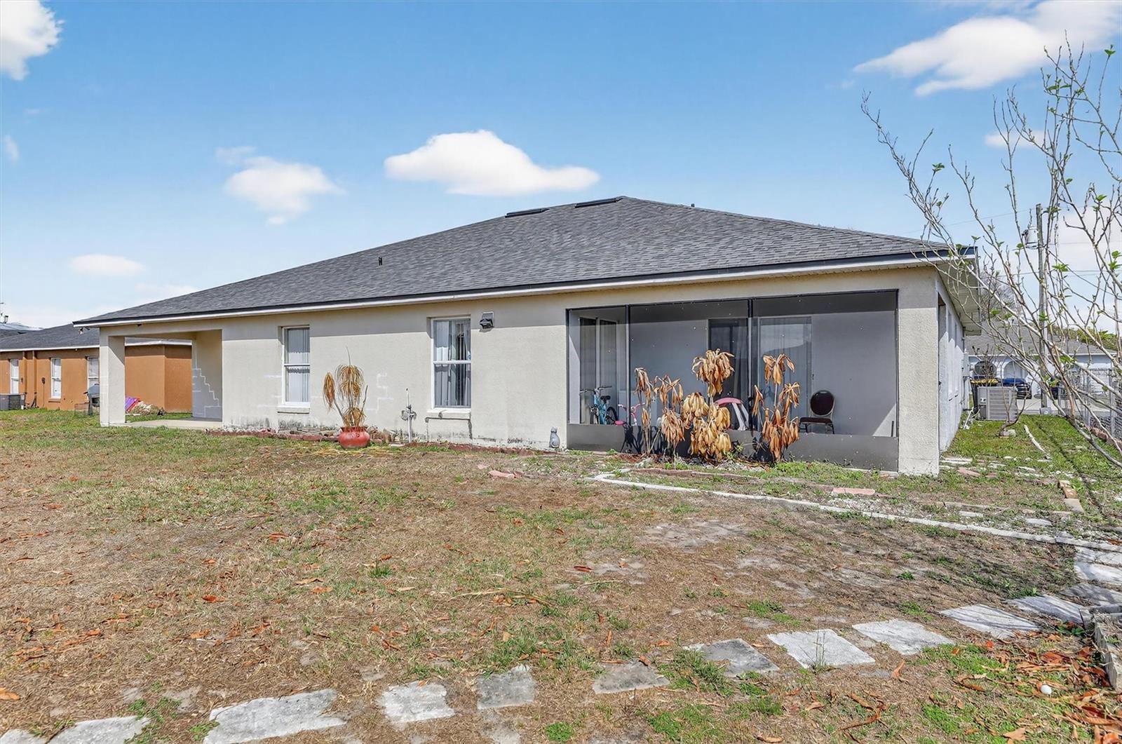 Image 44 of 45 For 718-720 Leopard Court