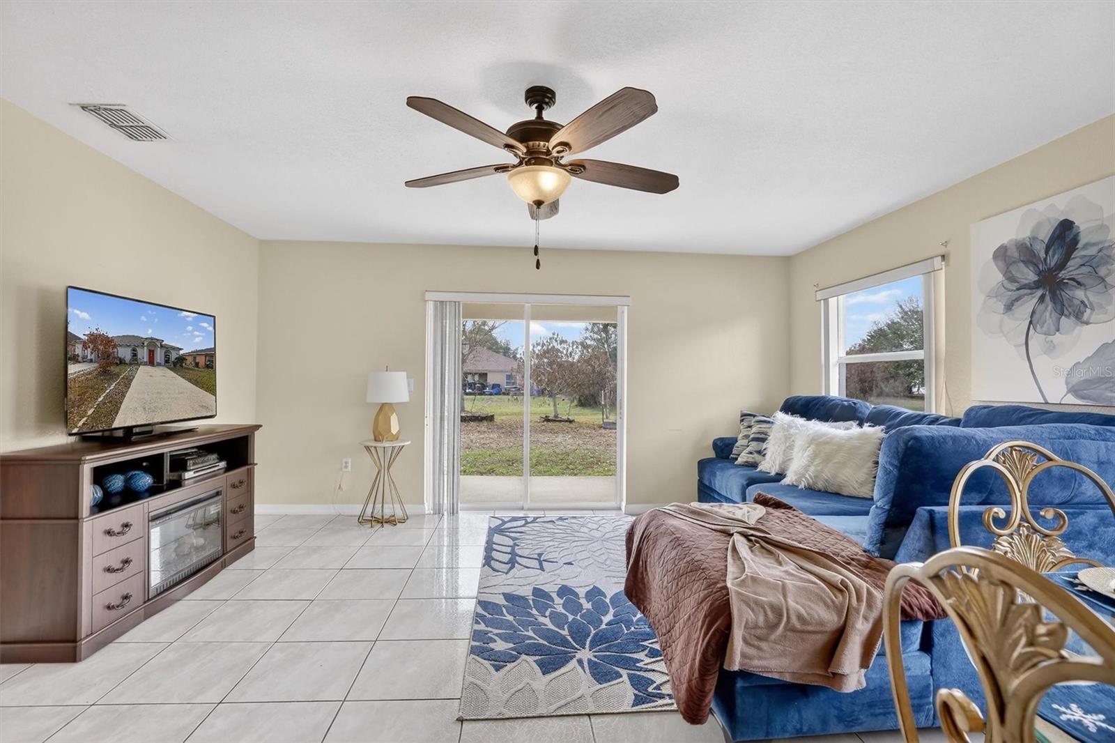 Image 7 of 45 For 718-720 Leopard Court