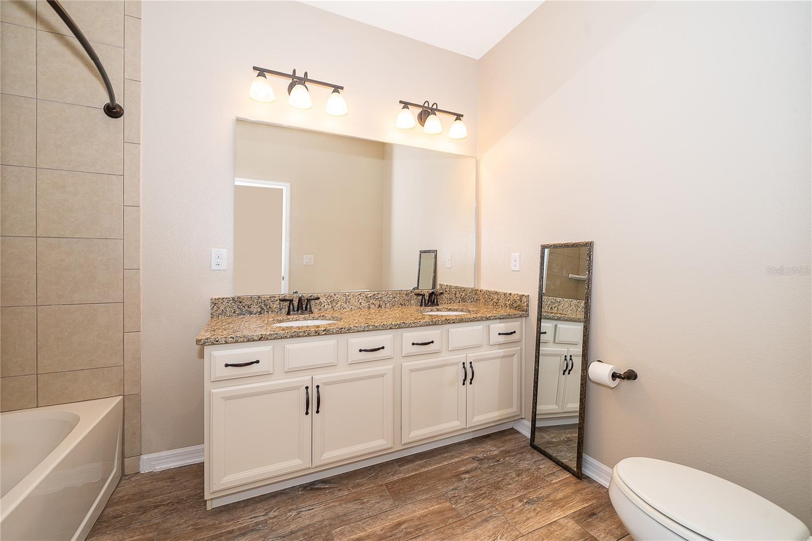 Image 18 of 35 For 15403 Murcott Harvest Loop