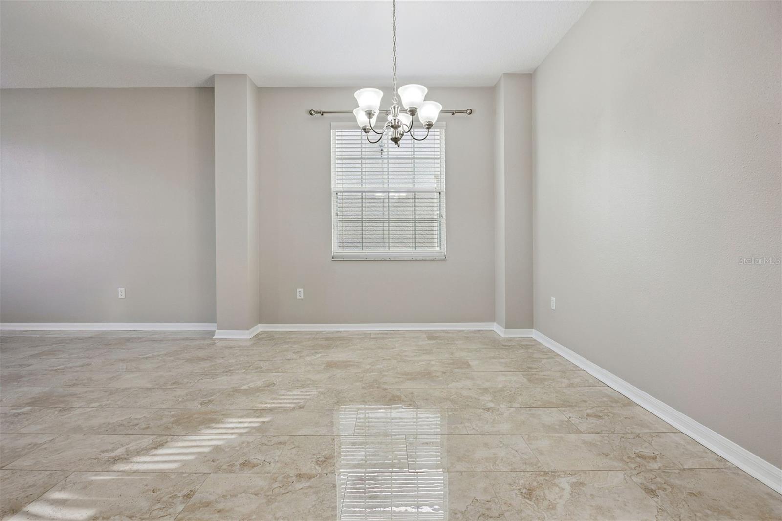 Image 17 of 57 For 13156 Moro Court