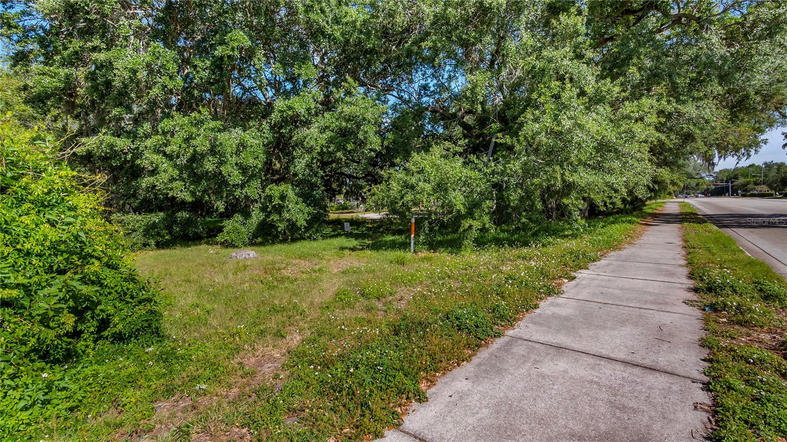 Image 11 of 58 For 1500 Hoagland Boulevard