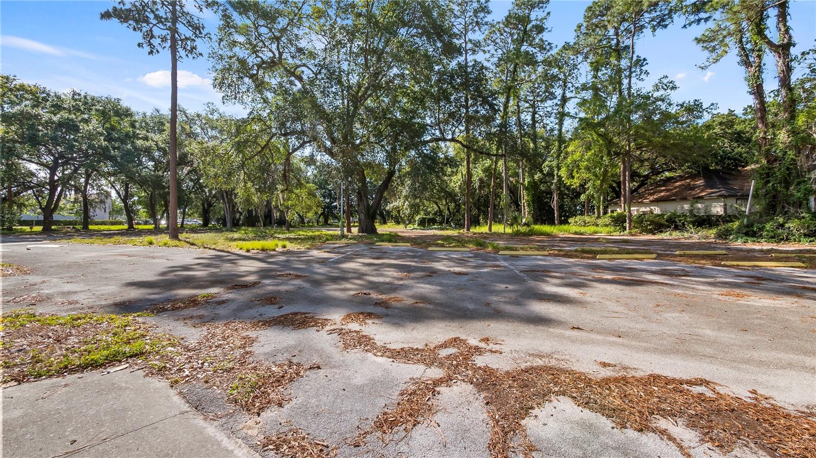 Image 5 of 58 For 1500 Hoagland Boulevard