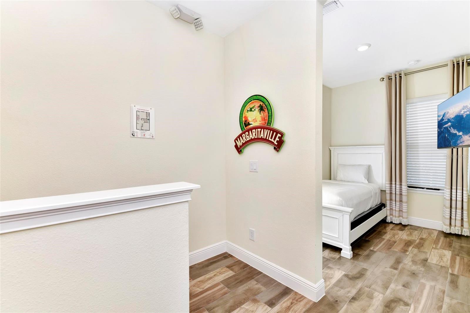 Image 26 of 87 For 8143 Coconut Place