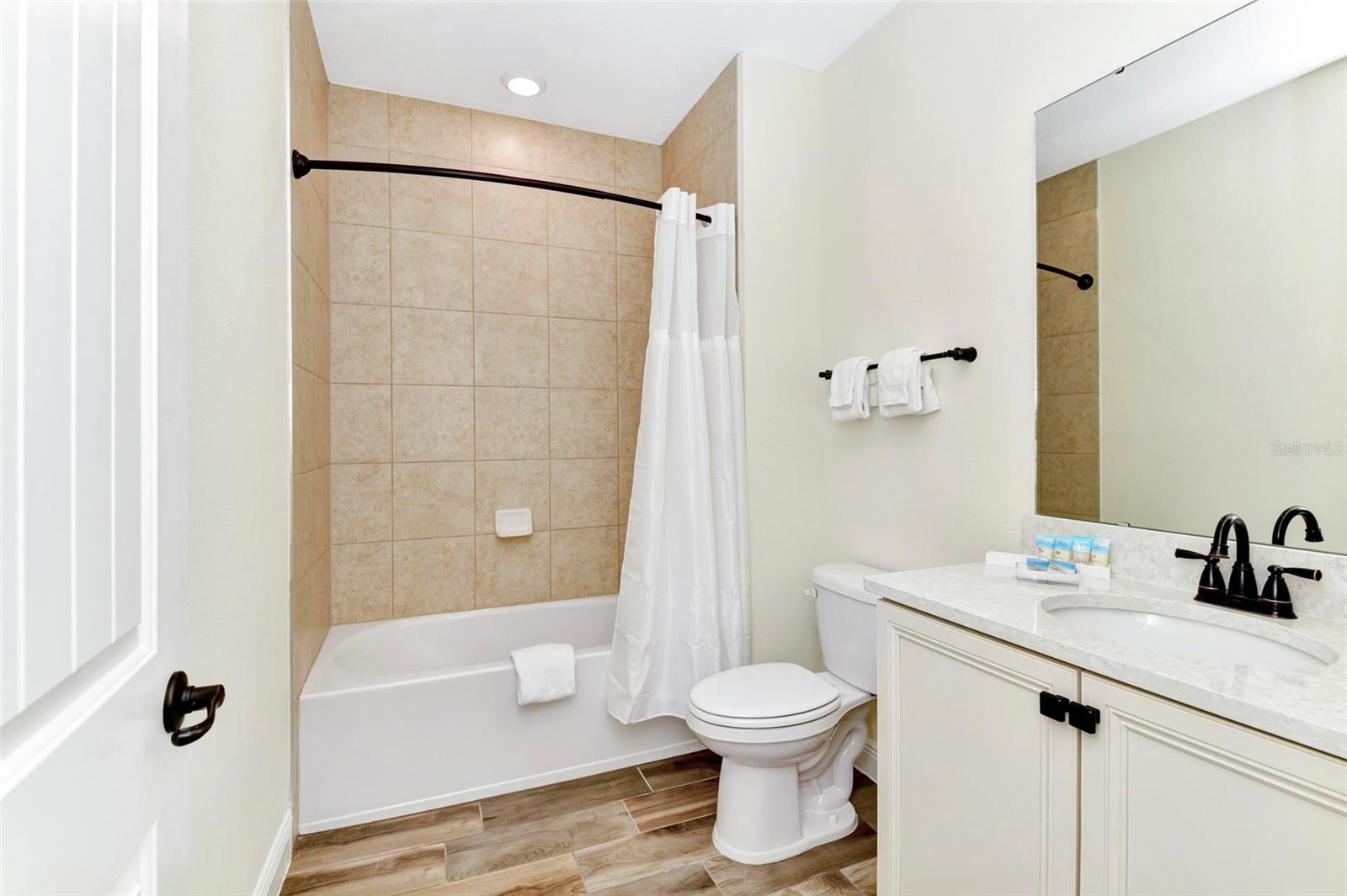 Image 30 of 87 For 8143 Coconut Place