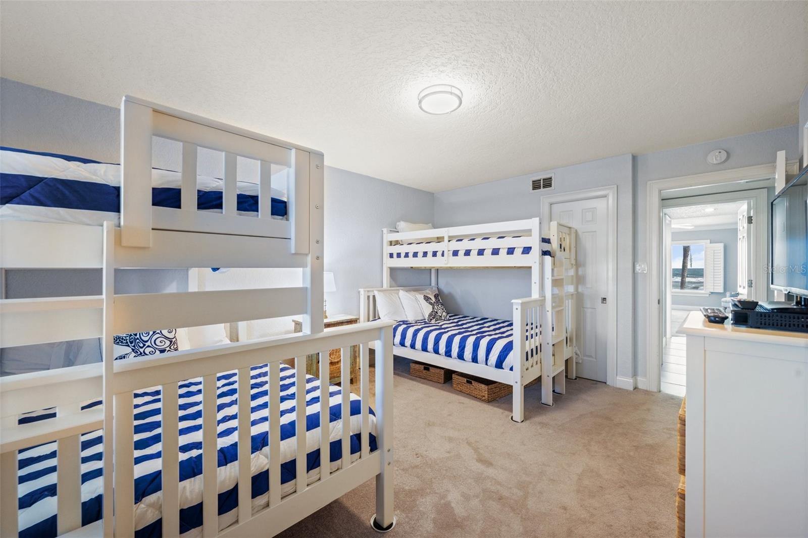 Image 19 of 28 For 5501 Atlantic Avenue 306