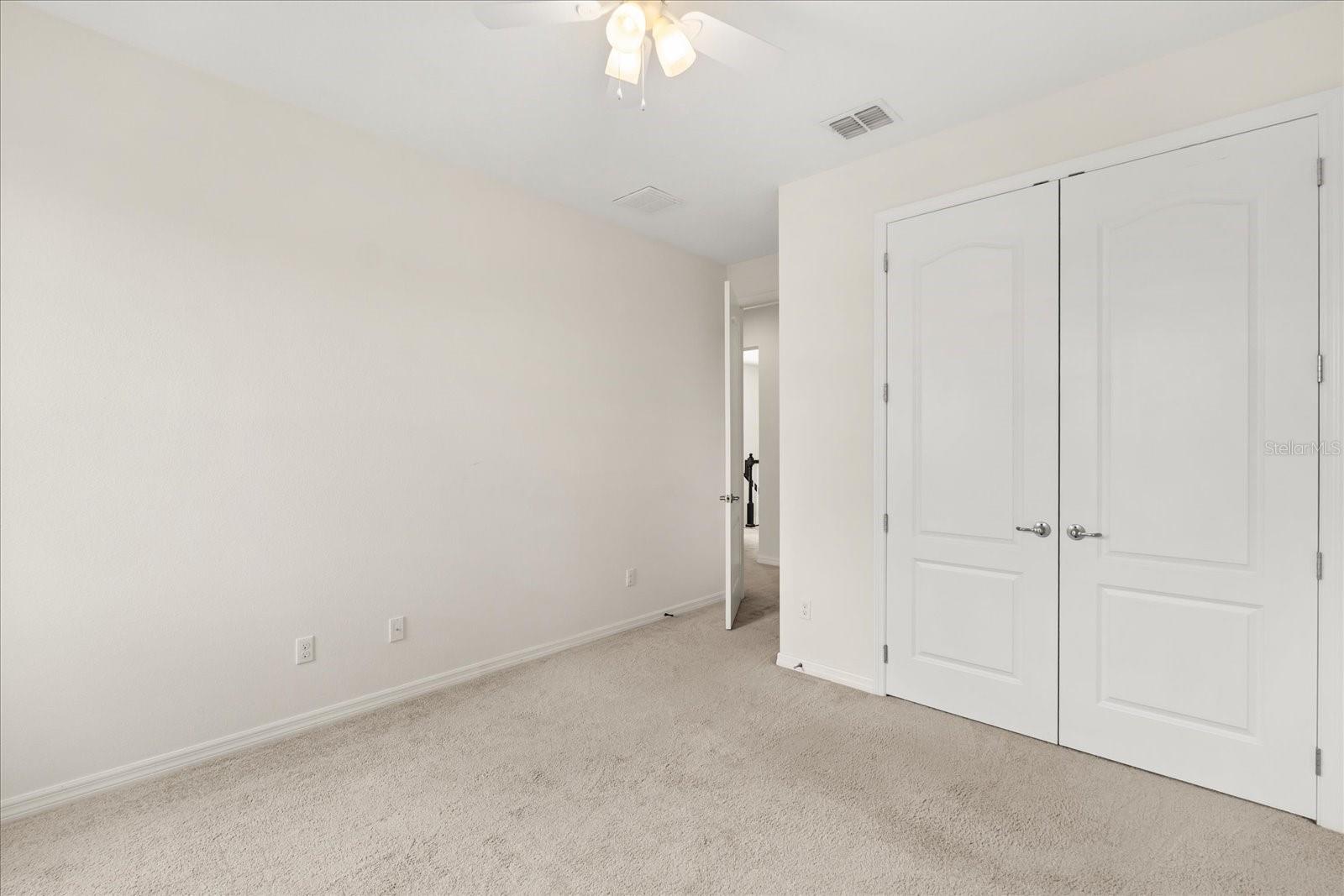 Image 12 of 35 For 5596 Thomas Square Dr