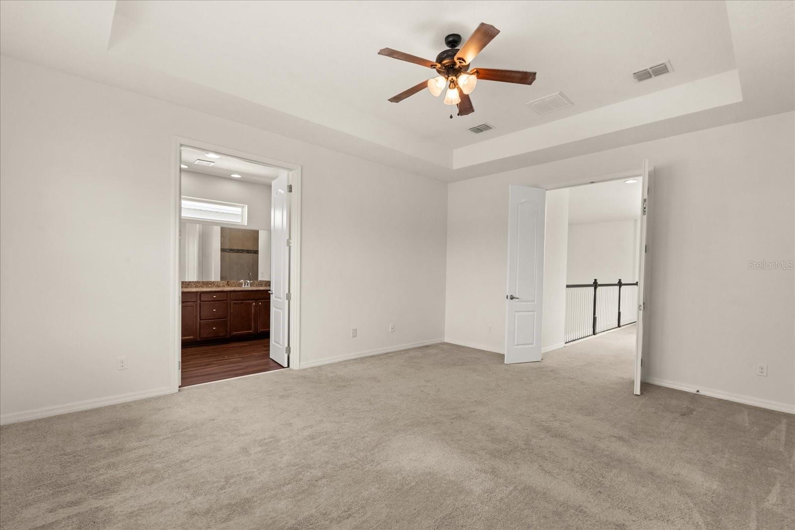 Image 18 of 35 For 5596 Thomas Square Dr
