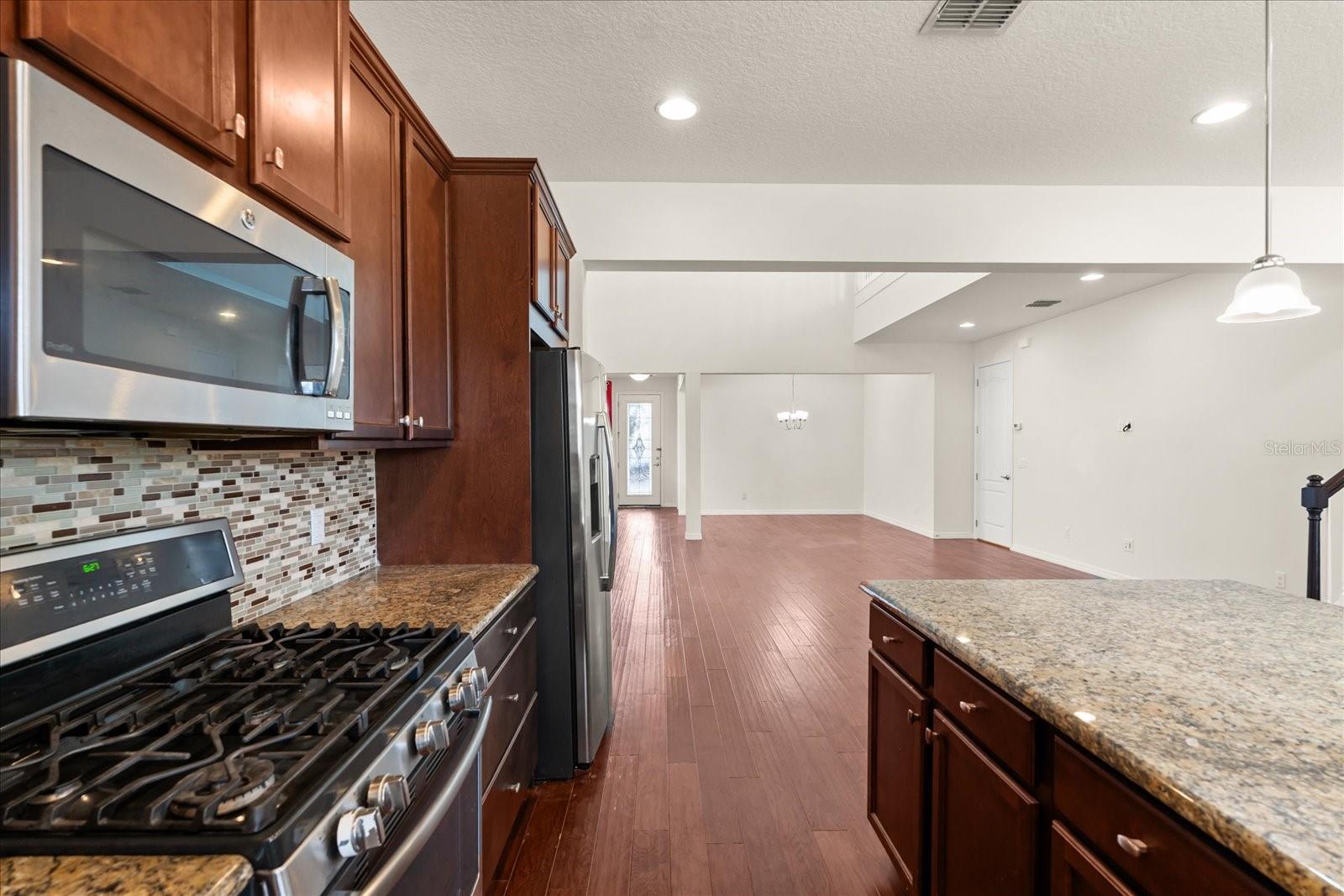 Image 32 of 35 For 5596 Thomas Square Dr