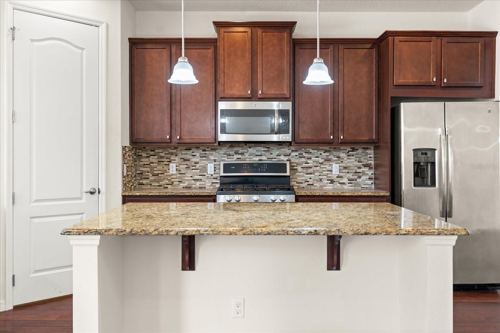 Image 6 of 35 For 5596 Thomas Square Dr