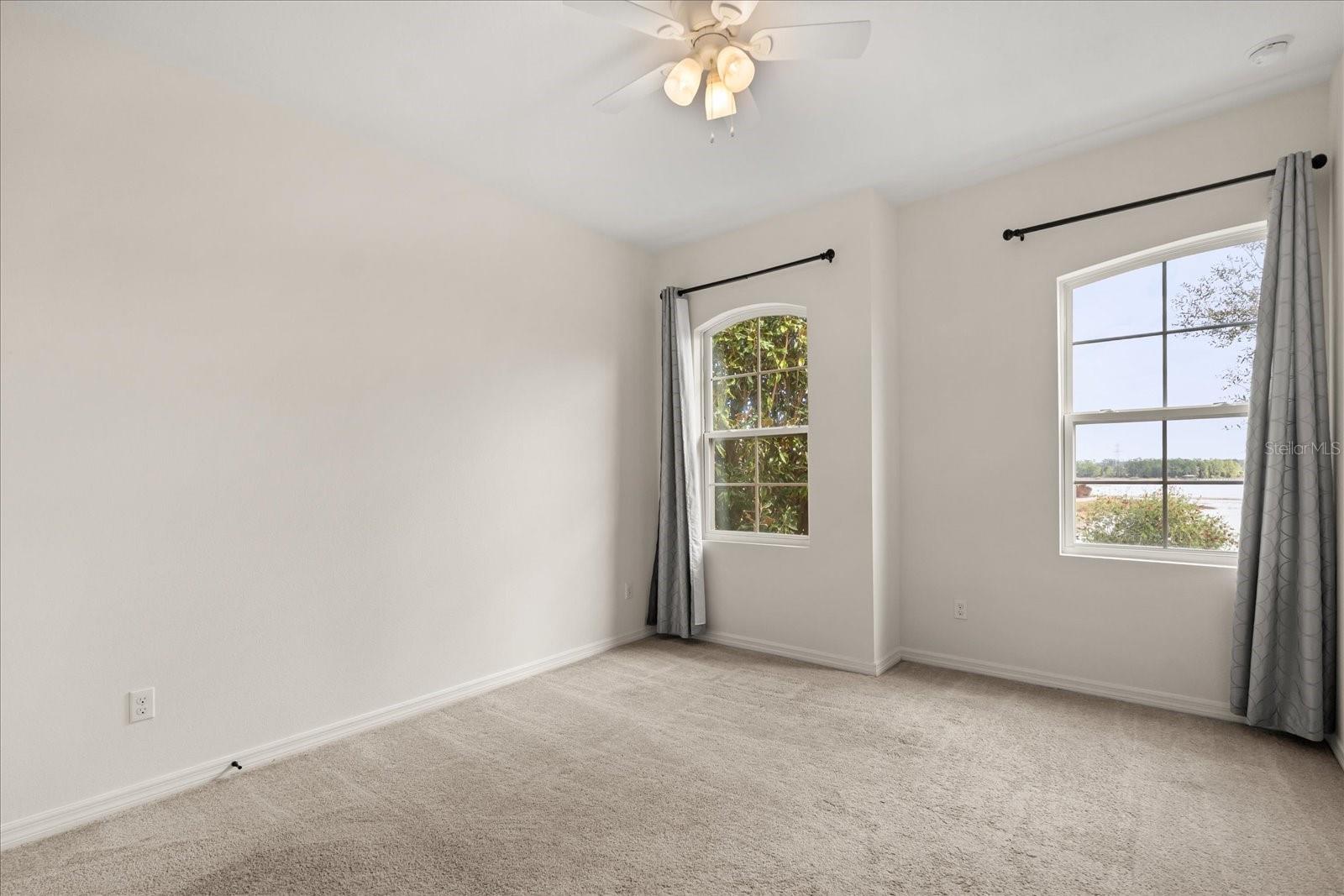 Image 8 of 35 For 5596 Thomas Square Dr