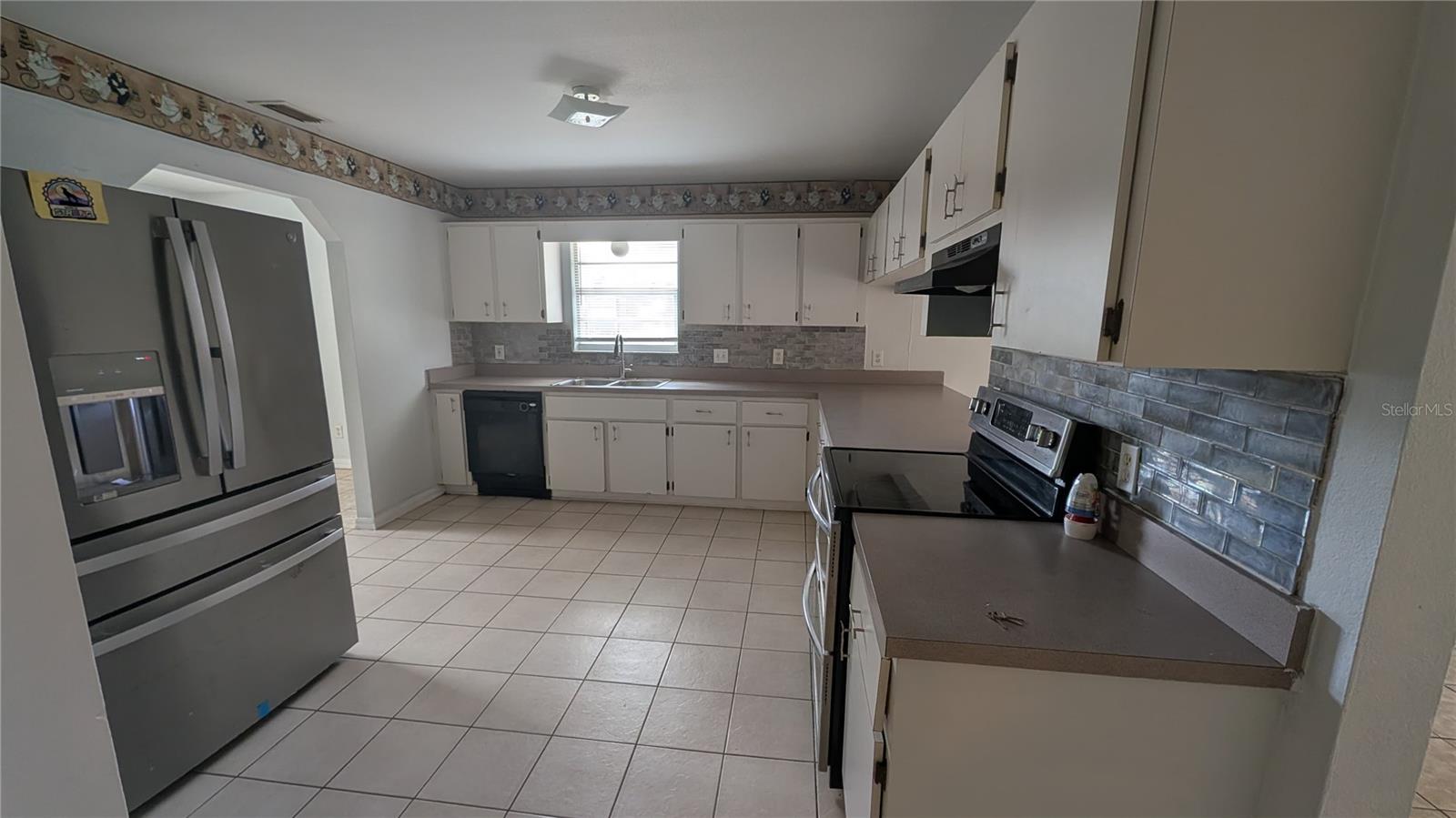 Details for 2423 South Avenue, LEESBURG, FL 34748