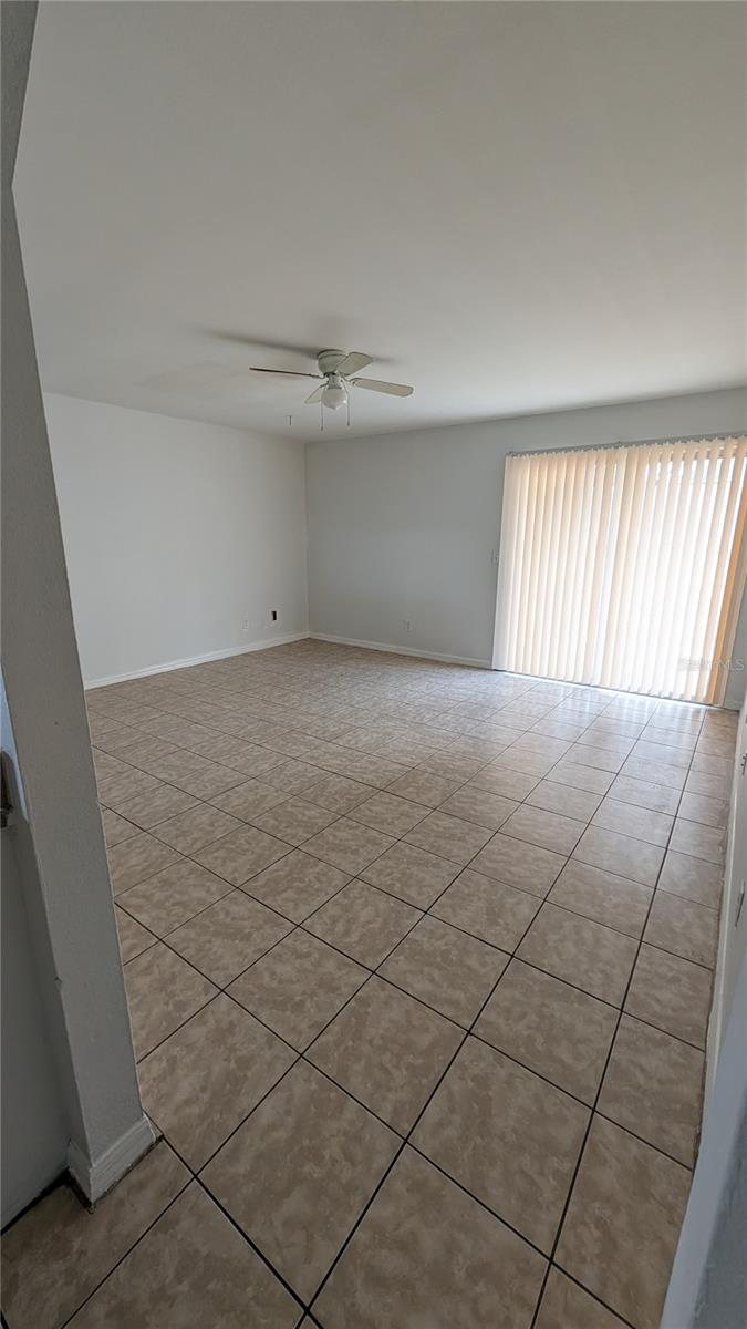 Image 4 of 6 For 2423 South Avenue