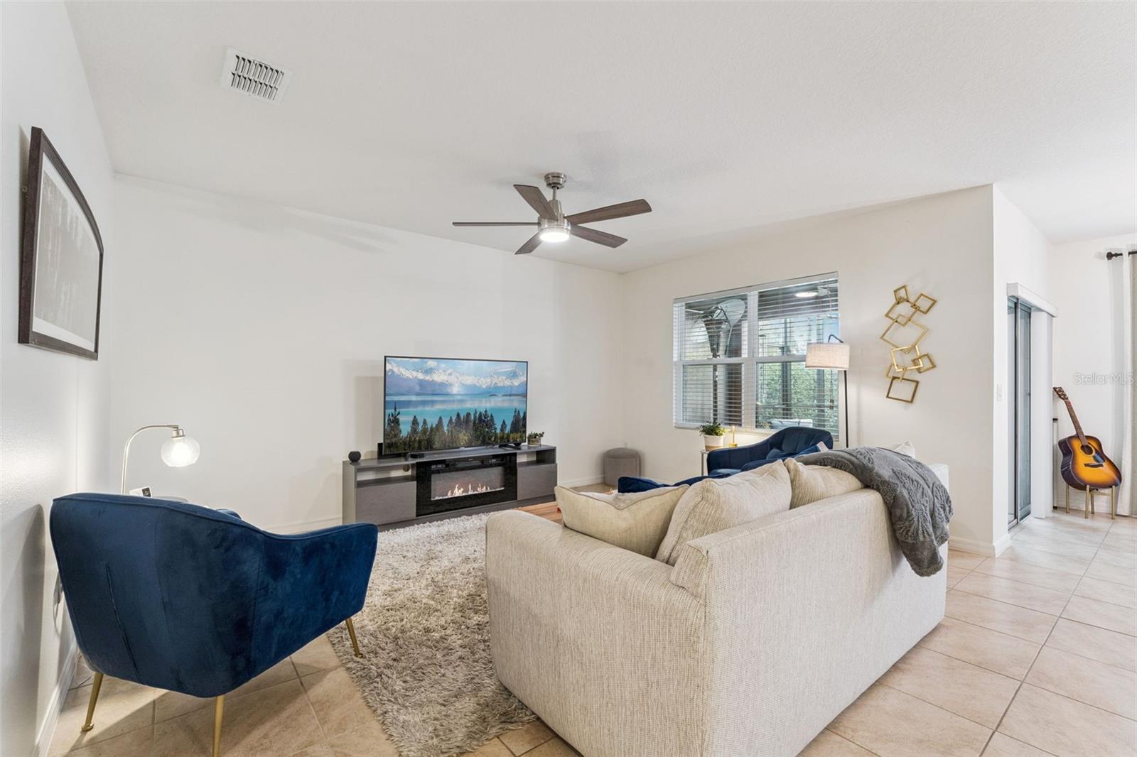 Image 5 of 29 For 303 Lazio Circle