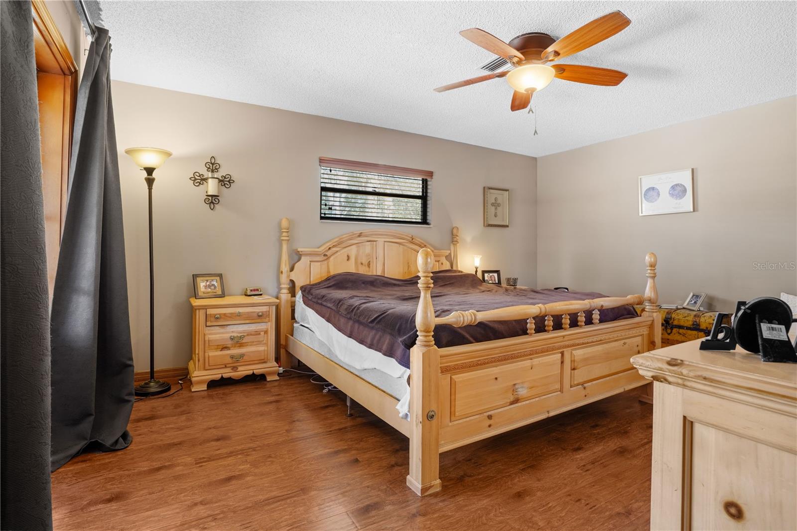 Image 24 of 53 For 302 Needles Trail