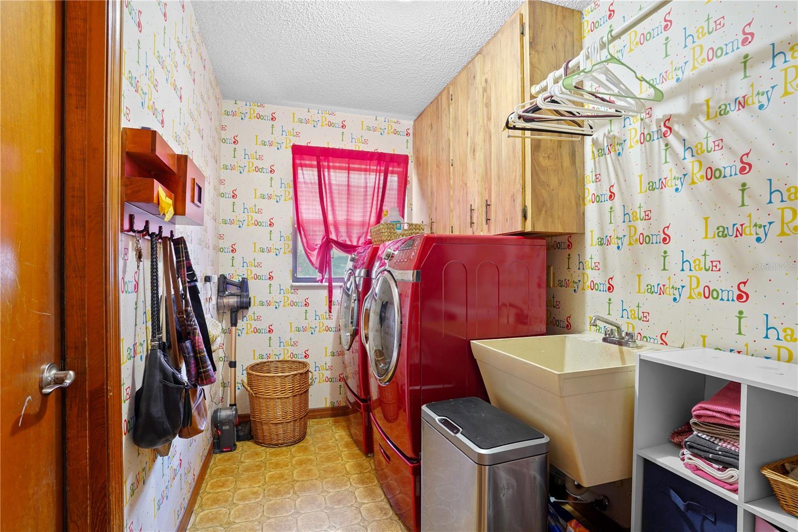 Image 37 of 53 For 302 Needles Trail