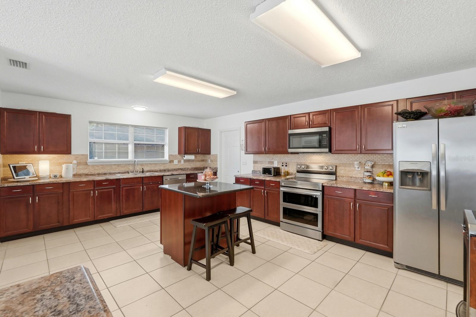 Image 22 of 52 For 6 Reybury Lane