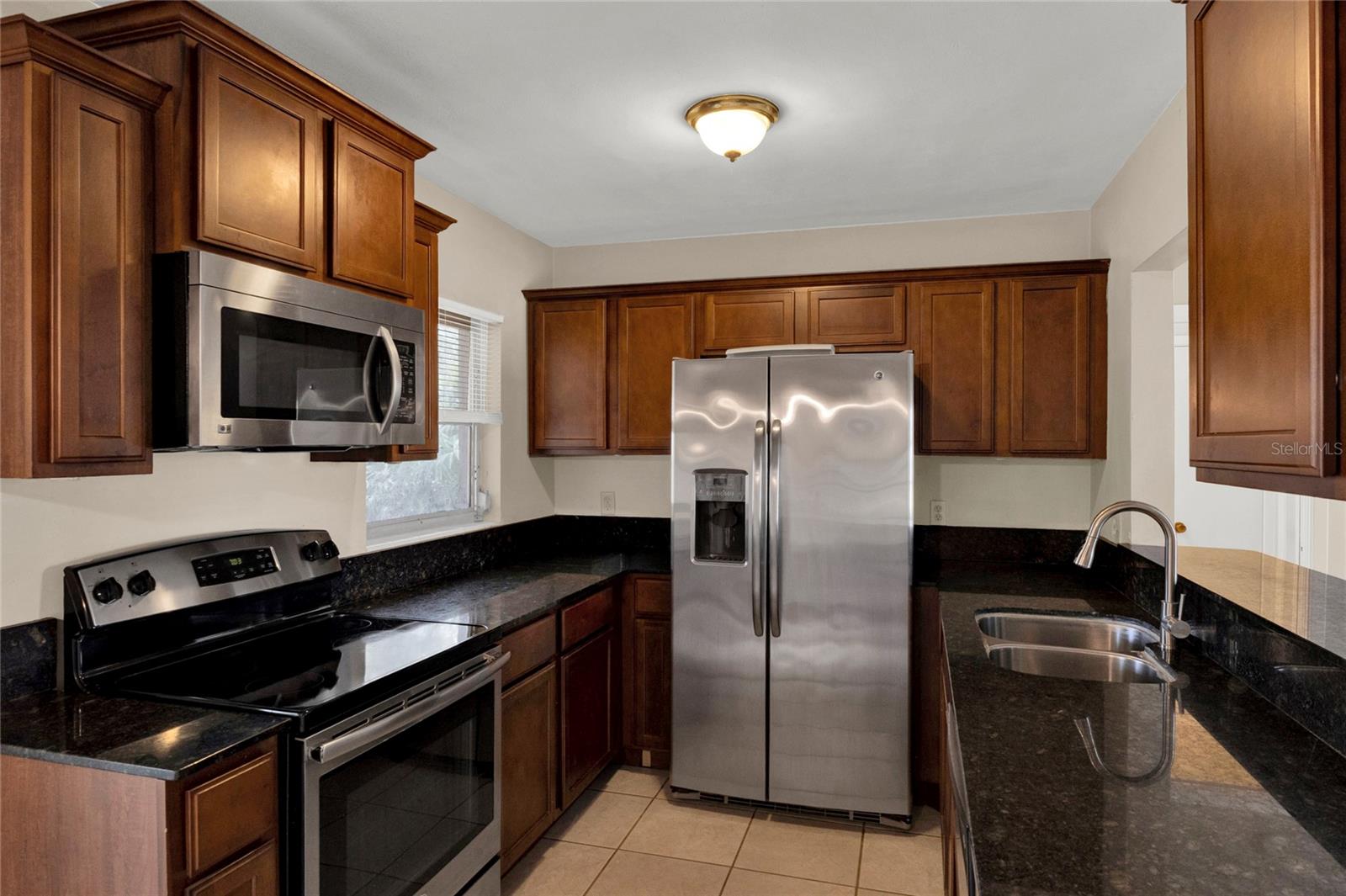 Image 11 of 37 For 1418 Valor Street