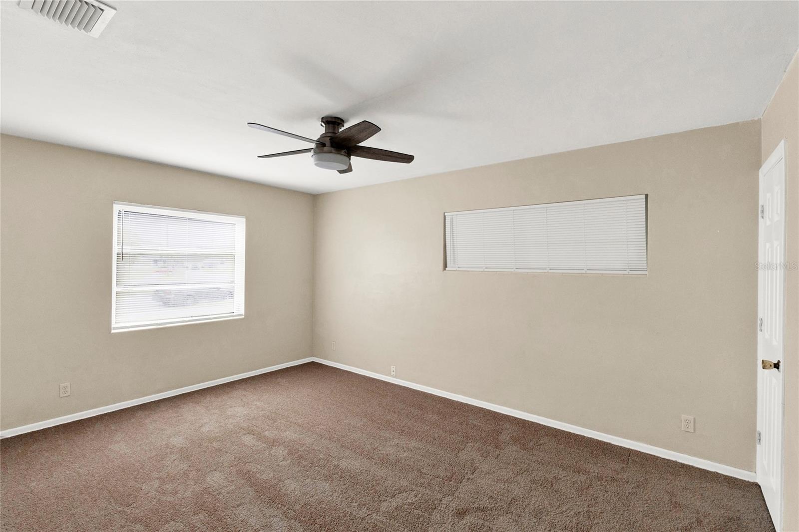 Image 14 of 37 For 1418 Valor Street