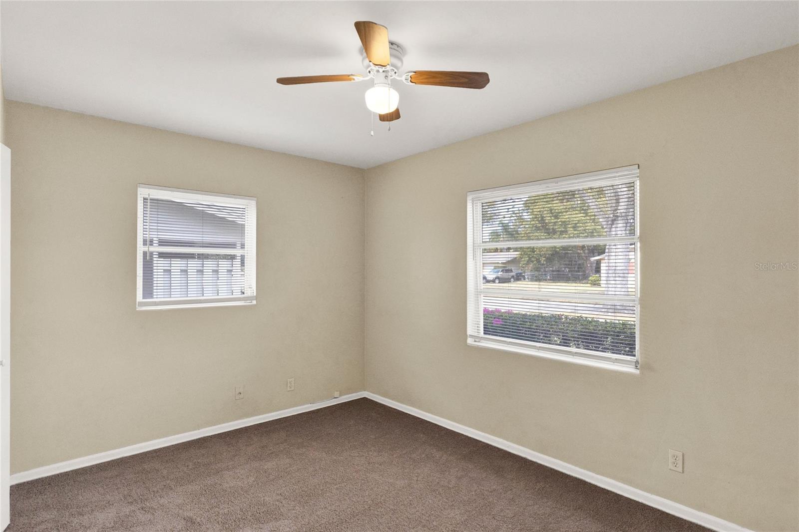 Image 18 of 37 For 1418 Valor Street