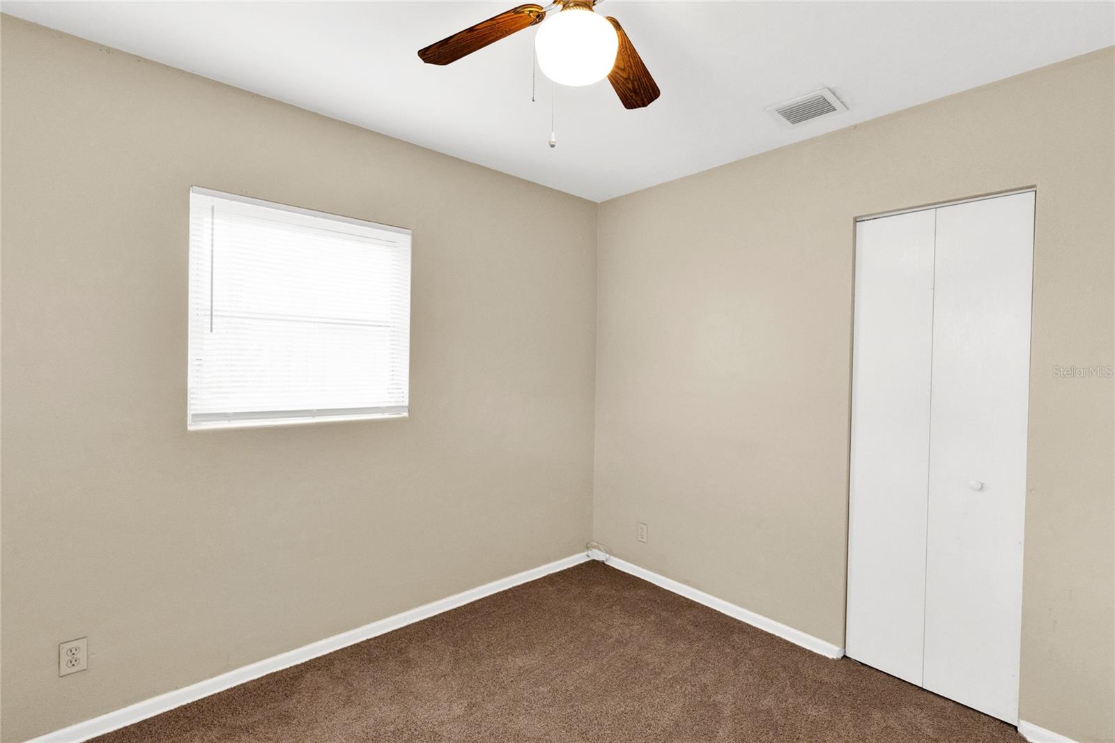 Image 22 of 37 For 1418 Valor Street