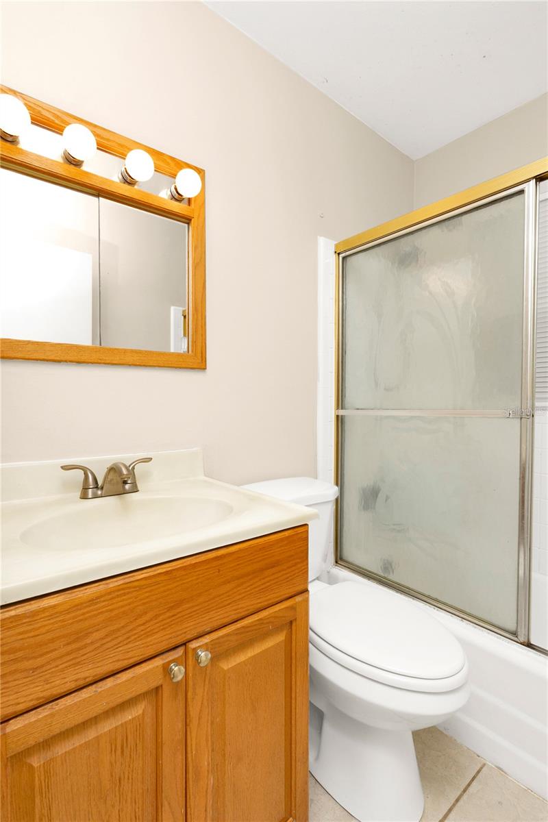 Image 23 of 37 For 1418 Valor Street