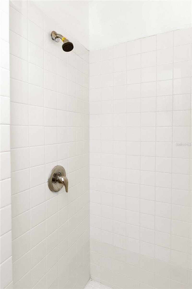 Image 24 of 37 For 1418 Valor Street