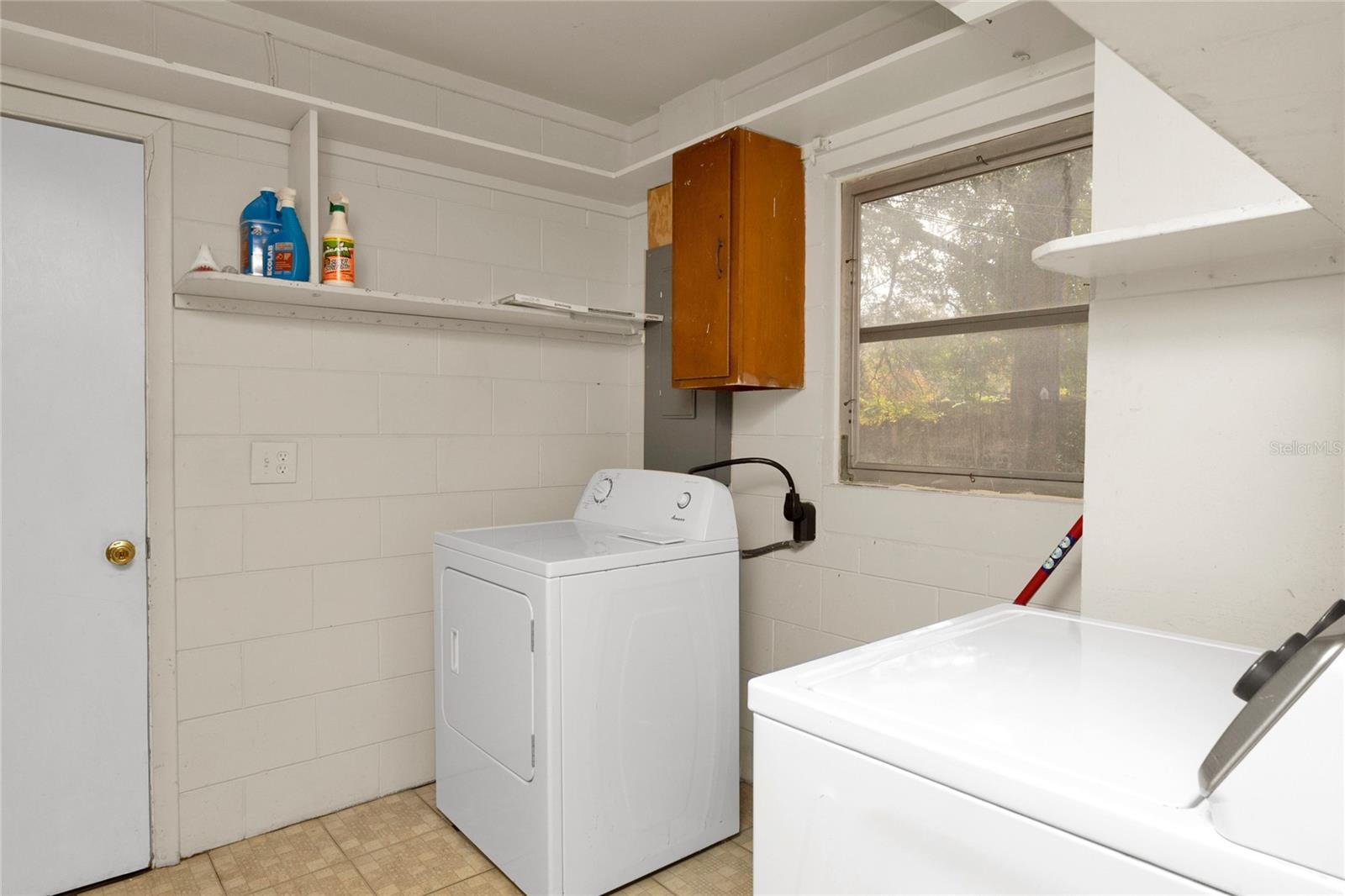 Image 26 of 37 For 1418 Valor Street