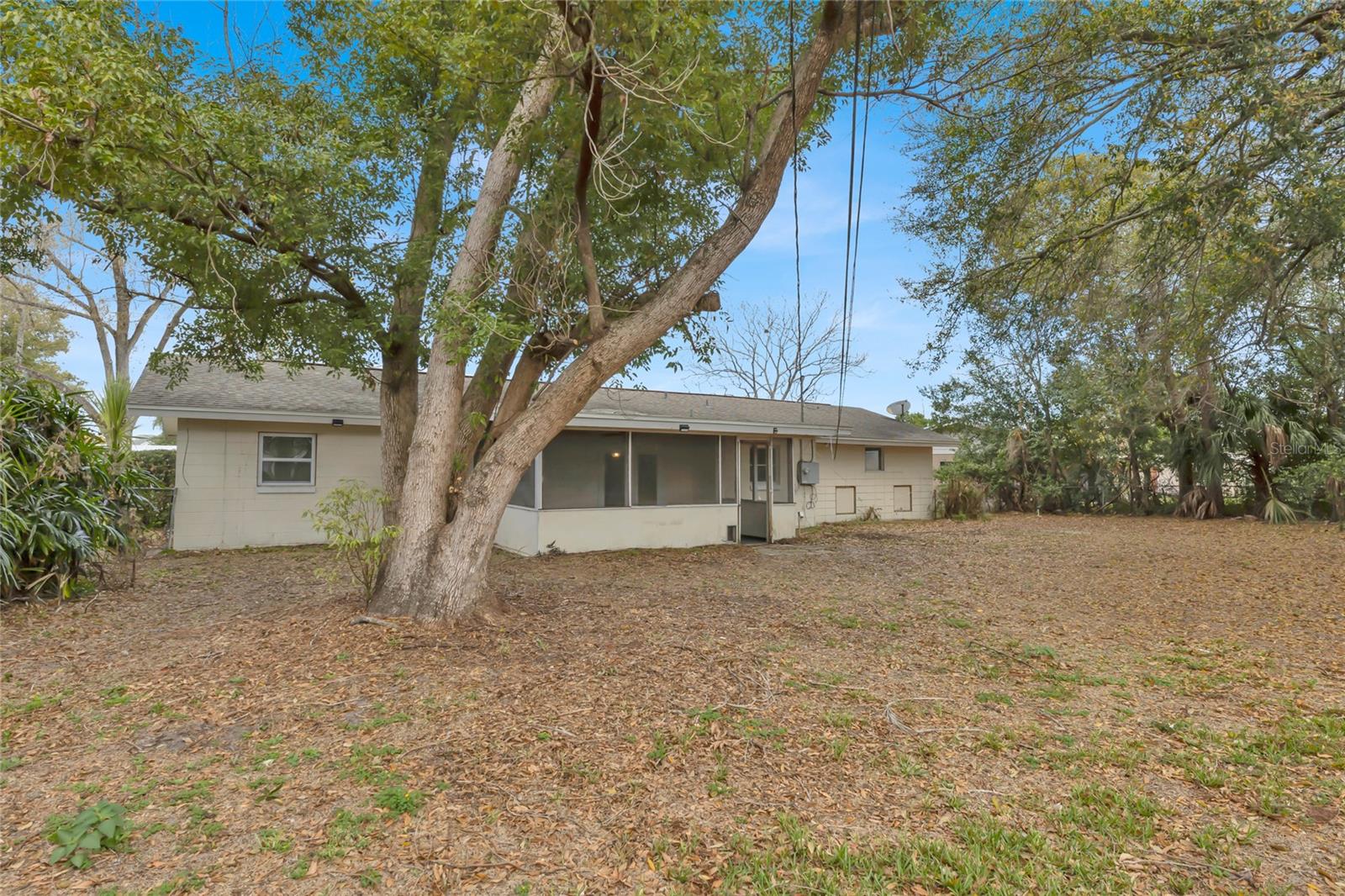 Image 32 of 37 For 1418 Valor Street