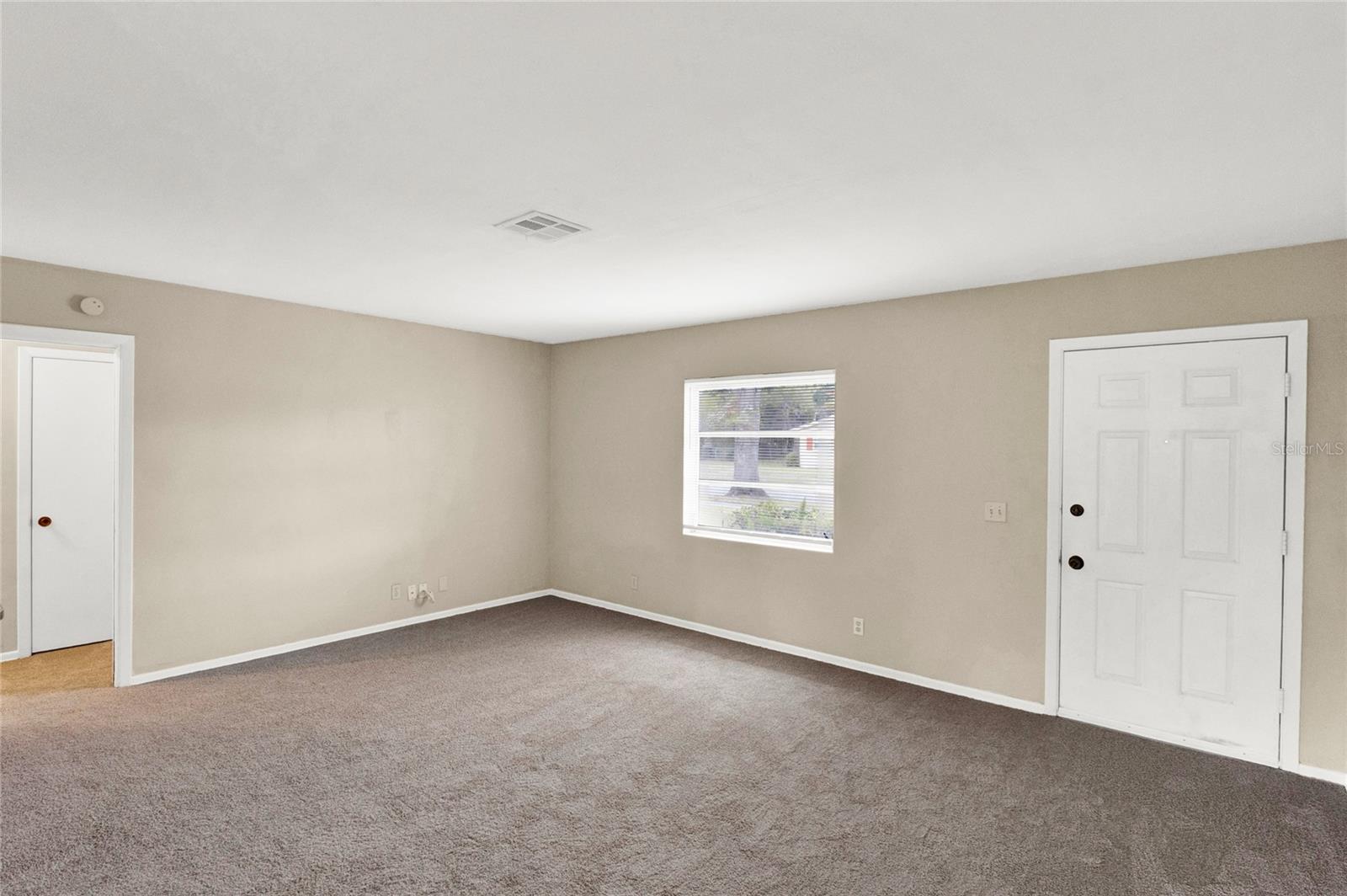 Image 5 of 37 For 1418 Valor Street