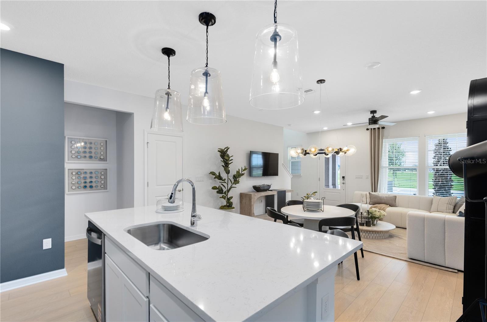 Image 4 of 24 For 2275 Southbury Drive