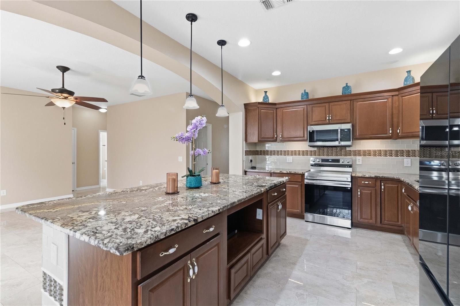 Image 15 of 65 For 13537 Eyas Road