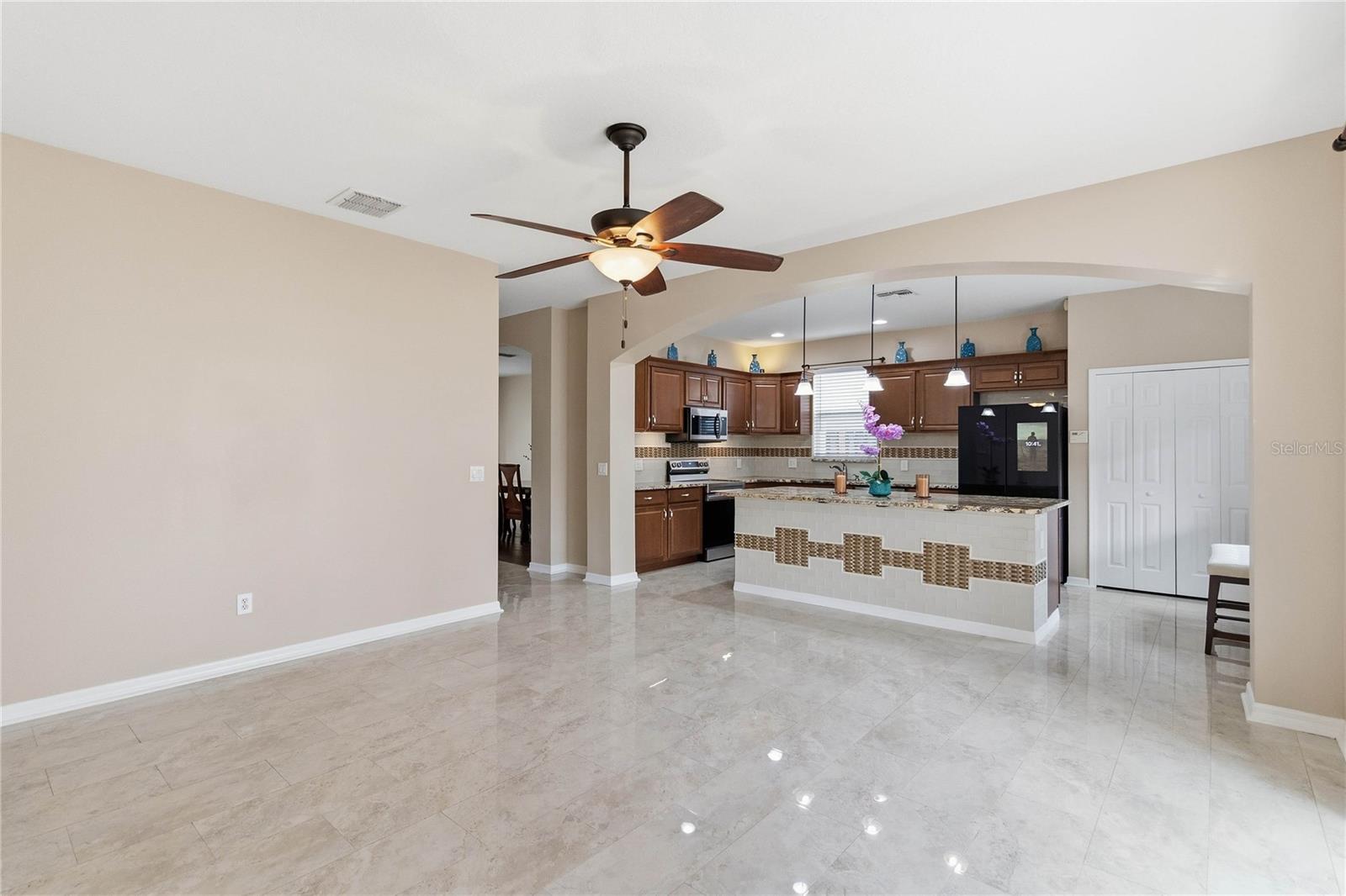 Image 19 of 65 For 13537 Eyas Road