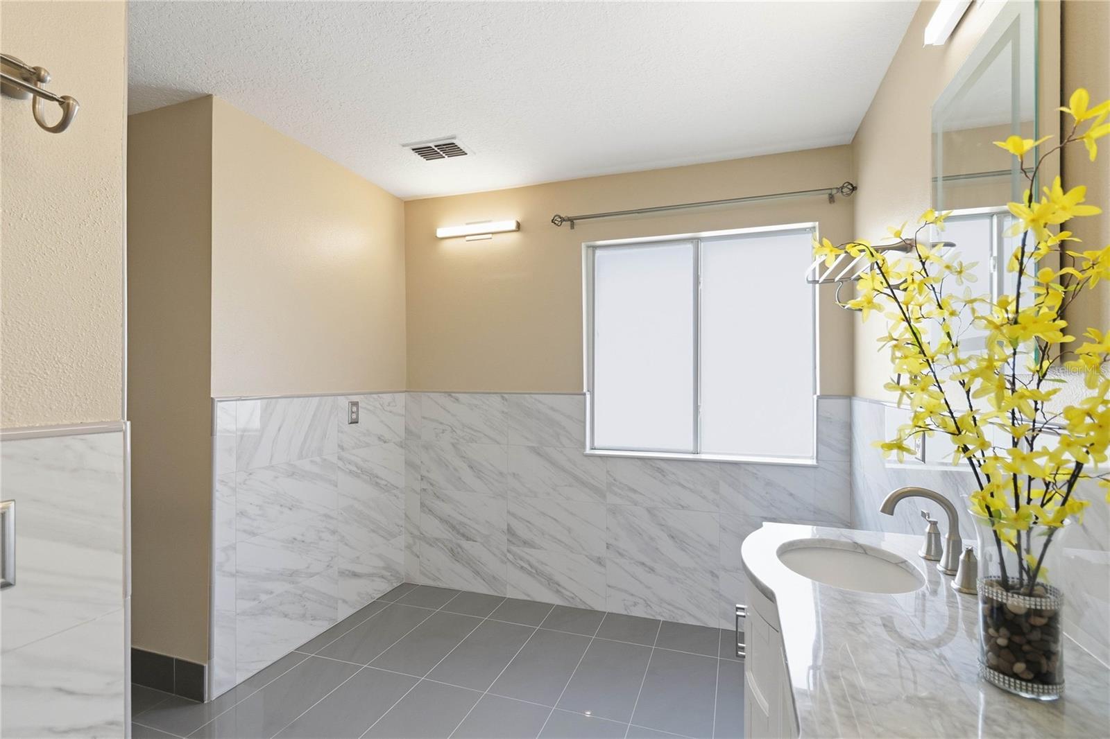 Image 36 of 65 For 13537 Eyas Road