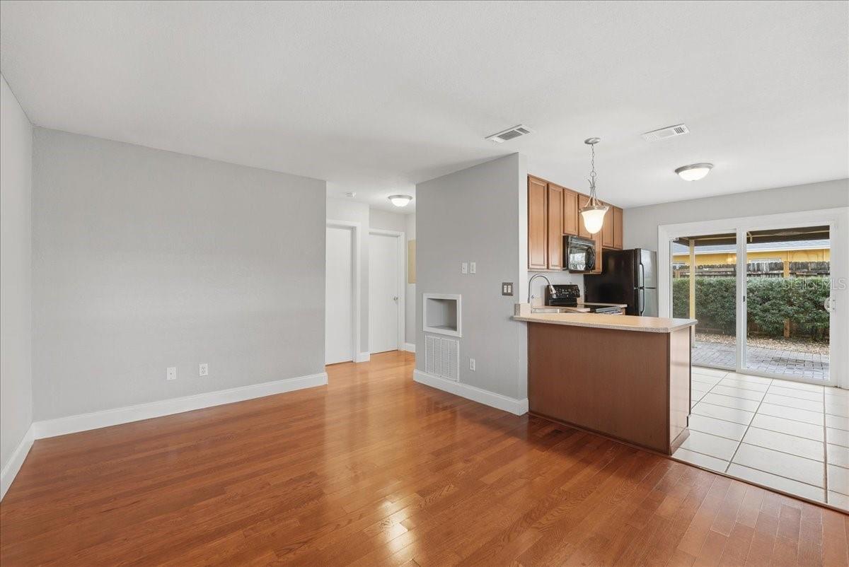 Image 2 of 14 For 3154 Bumby Avenue C1