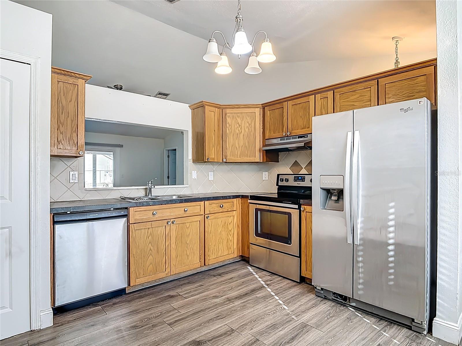 Image 14 of 54 For 1763 Hillandale Avenue