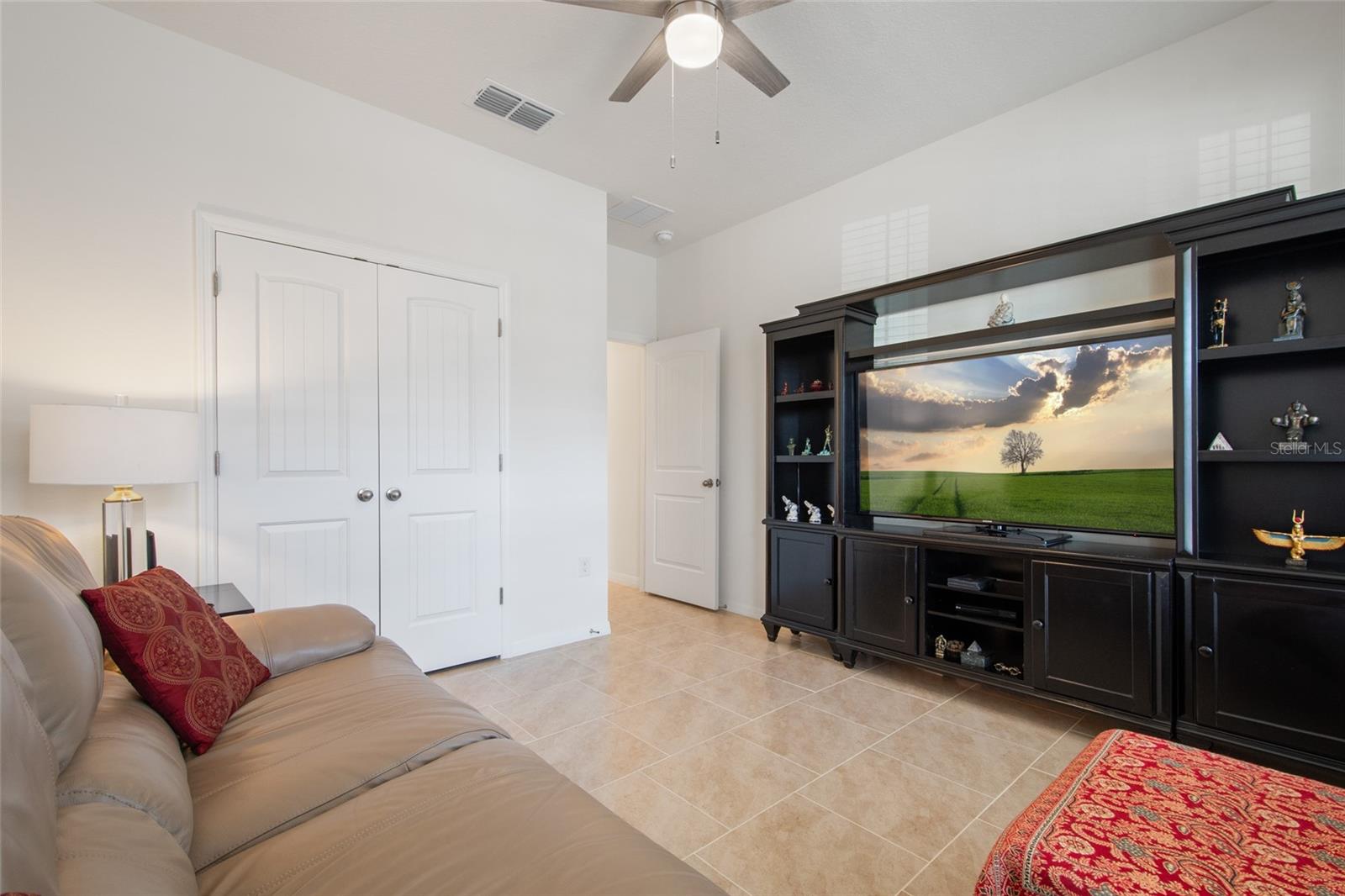 Image 29 of 62 For 2033 Rankin Street