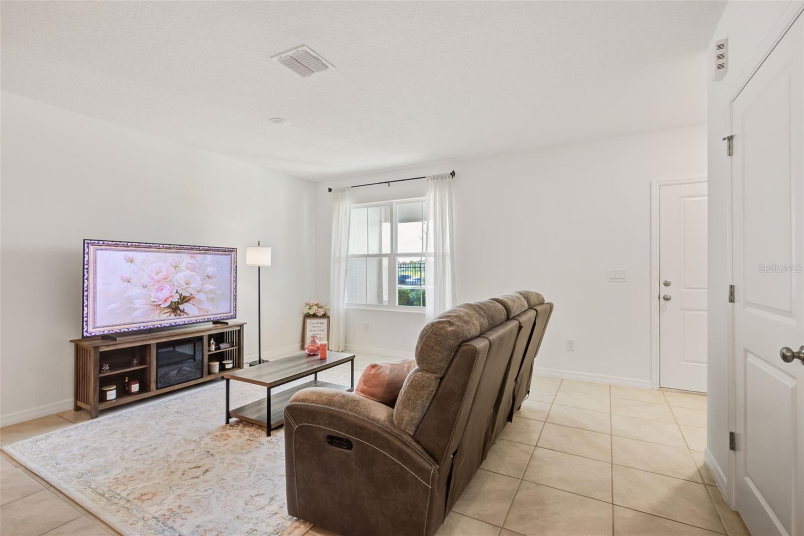 Image 6 of 30 For 15098 Windflower Alley