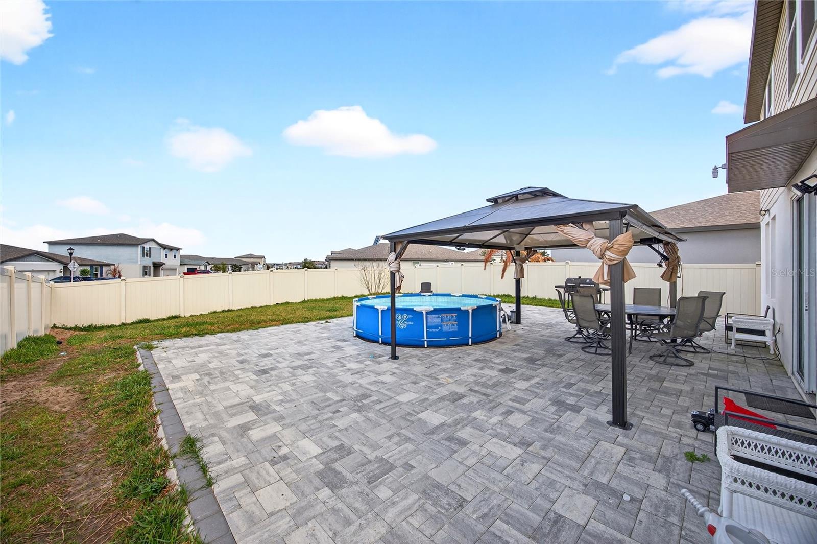 Image 11 of 62 For 953 Cambridge Drive