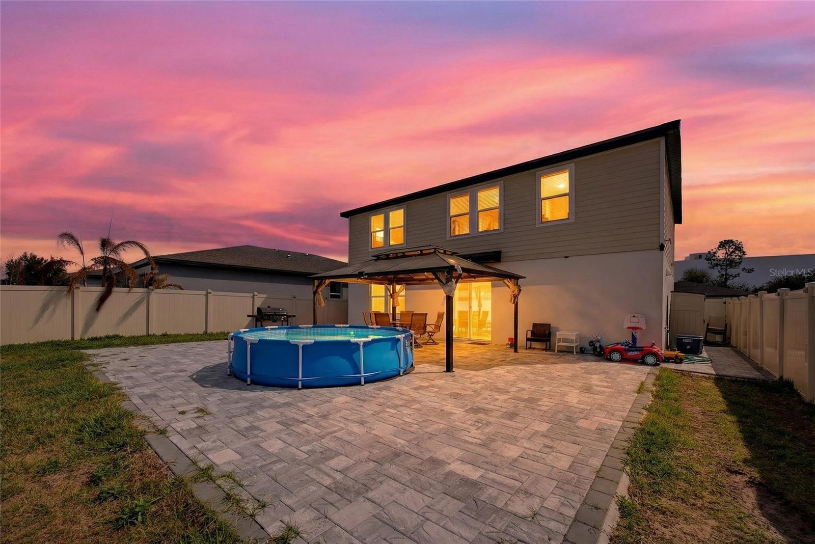 Image 12 of 62 For 953 Cambridge Drive