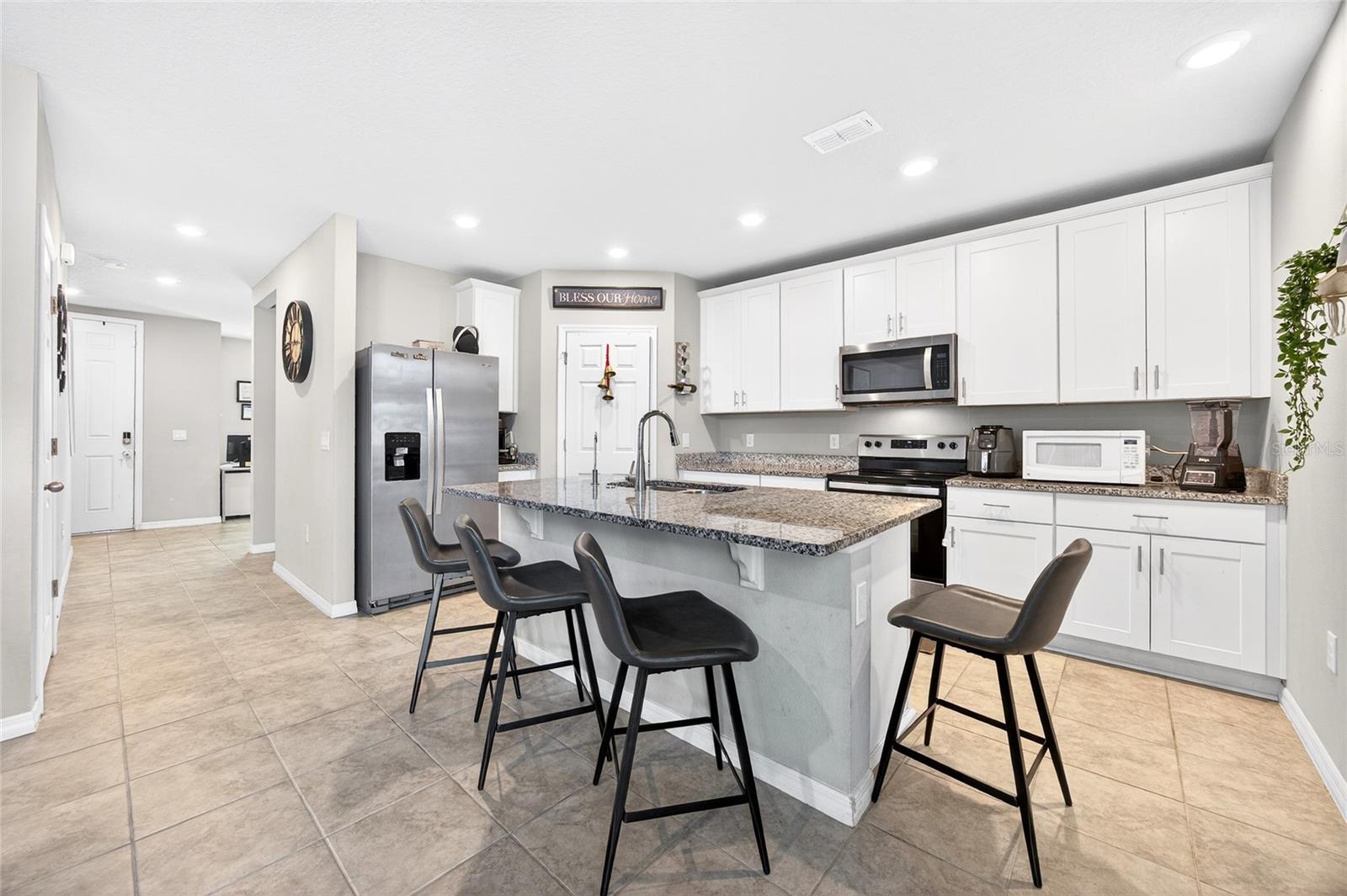 Image 13 of 62 For 953 Cambridge Drive