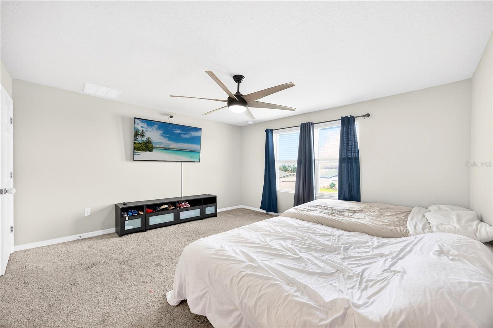 Image 17 of 62 For 953 Cambridge Drive