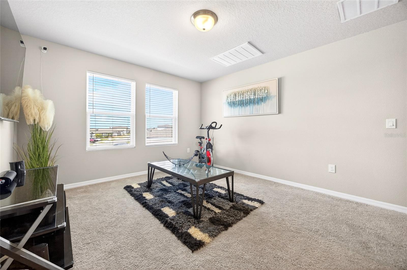 Image 25 of 62 For 953 Cambridge Drive