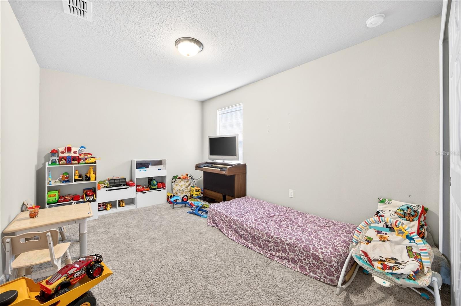 Image 27 of 62 For 953 Cambridge Drive