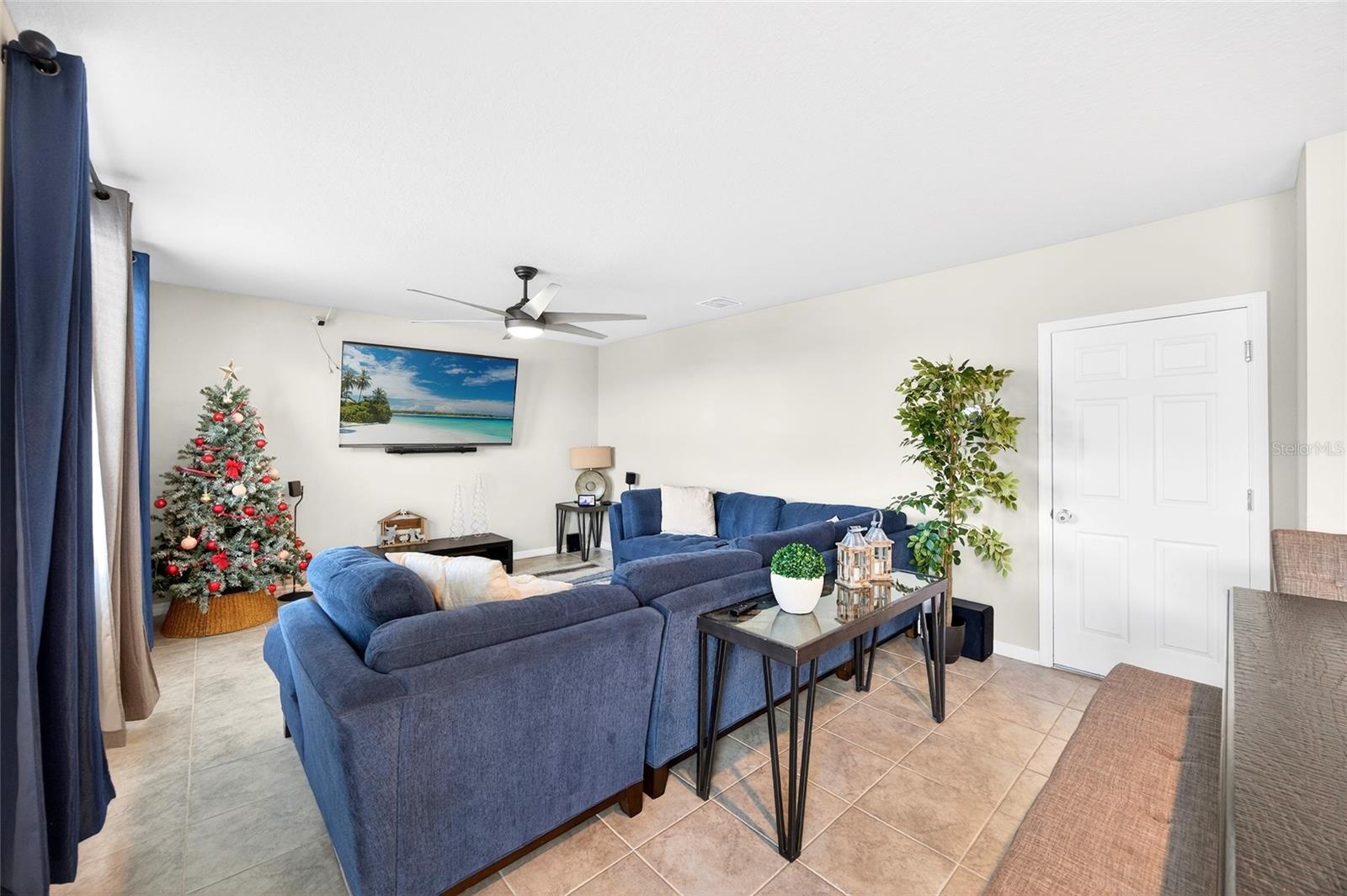 Image 35 of 62 For 953 Cambridge Drive