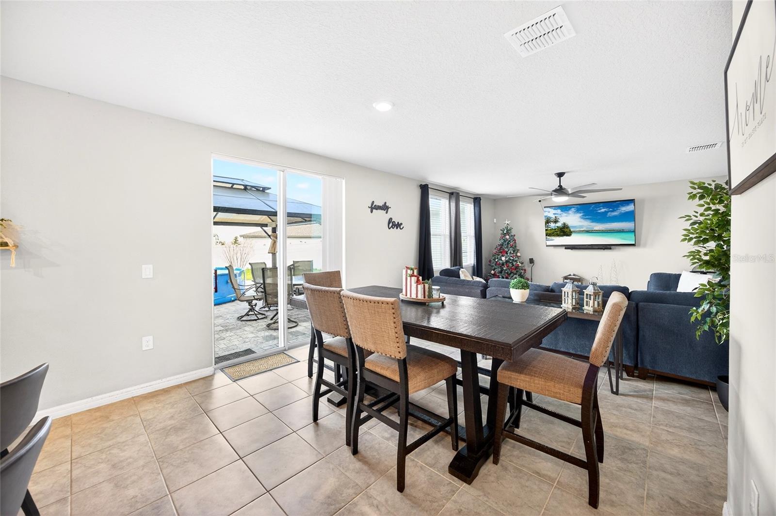 Image 39 of 62 For 953 Cambridge Drive