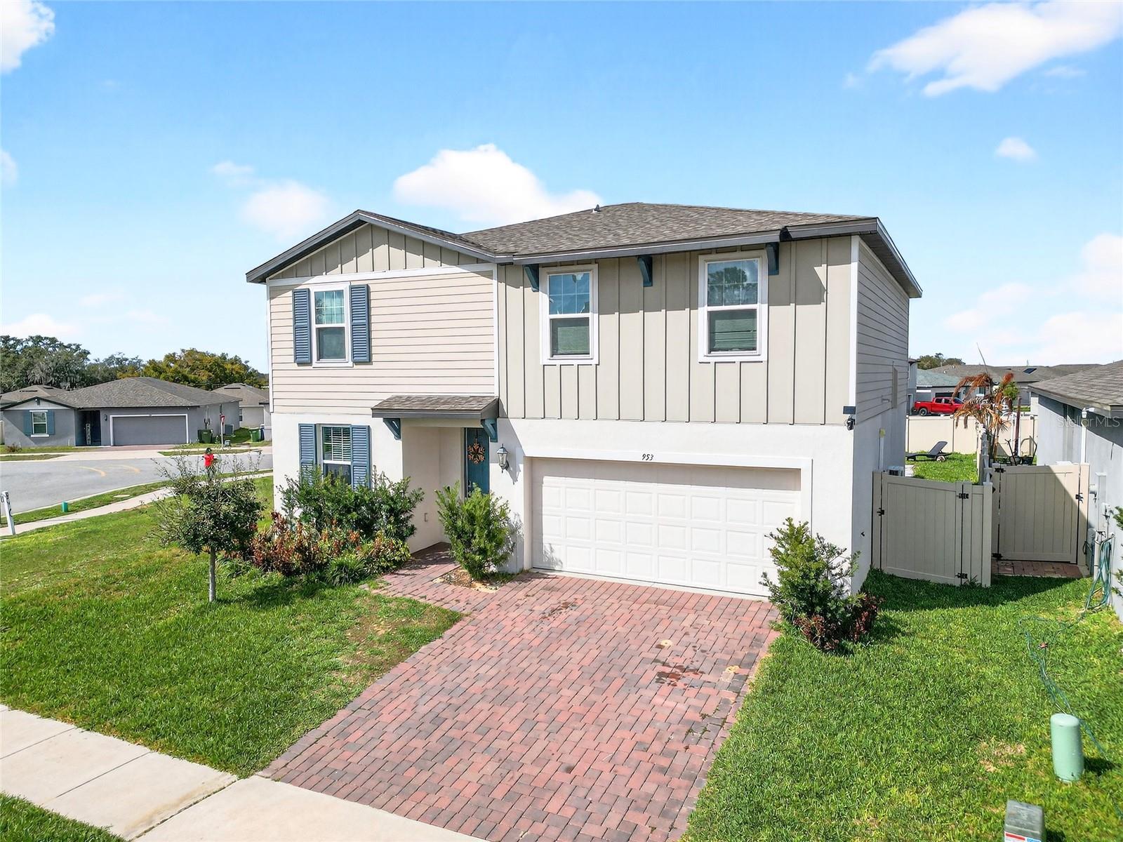 Image 4 of 62 For 953 Cambridge Drive